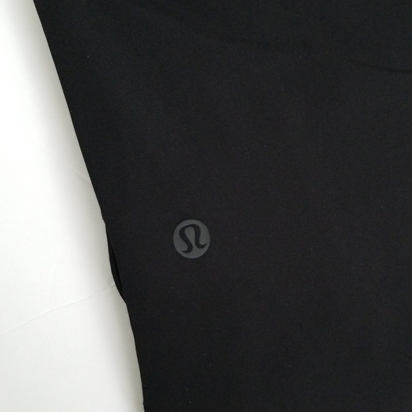 Lululemon on the fly Skirt - Picture 3 of 5